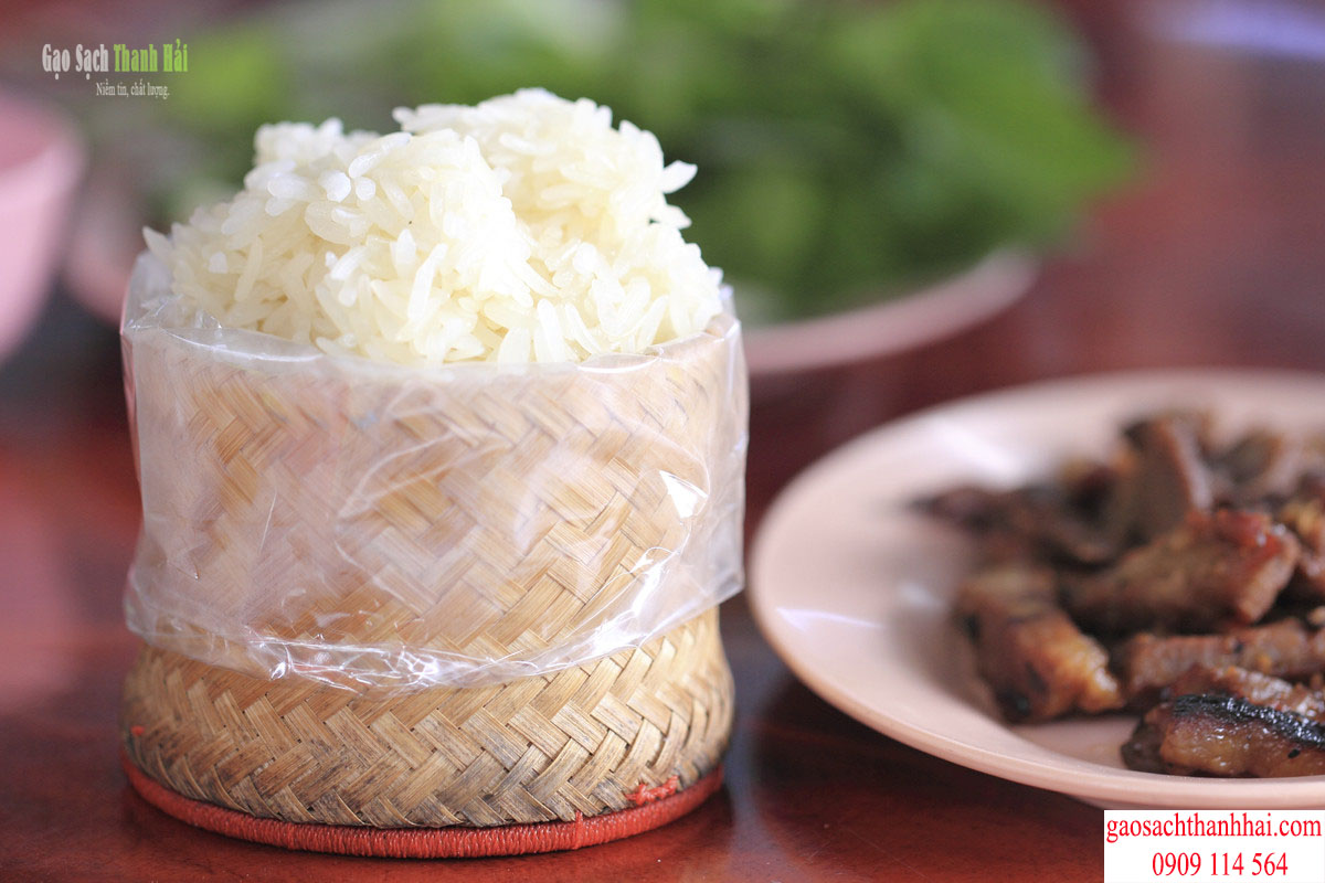 Những loại gạo giả, khi nấu lên ăn sẽ thấy hạt cơm bở, không dẻo, không có hương vị của cơm thông thường.